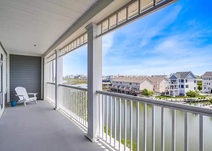 Holiday home Pool, Access! Canal-front Ocean Gem